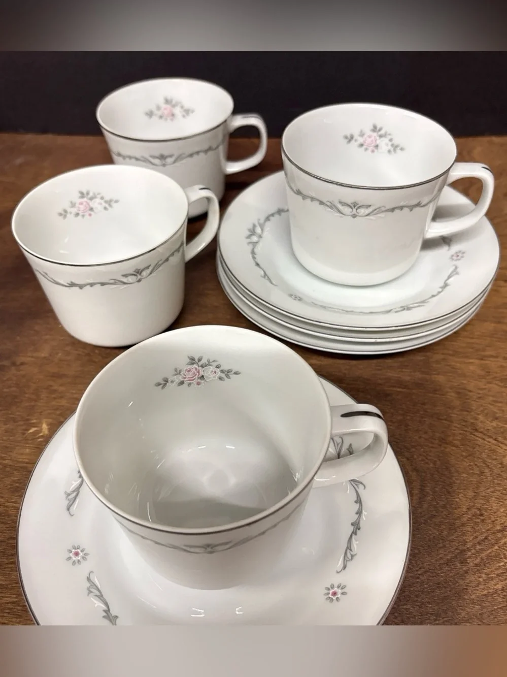 Signature Collection Japan Porcelain Tea Cup and Saucer Set - 4pc